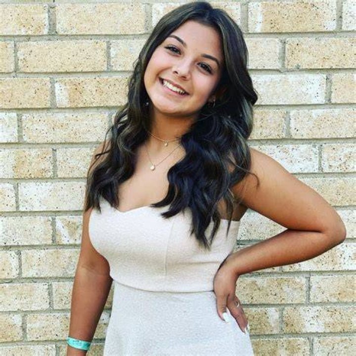 Ish Soto Bio, Net Worth, Age, Personal Life, Engaged, Girlfriend